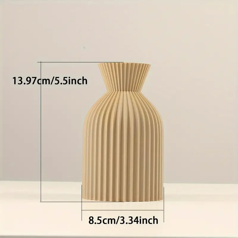 Noir Sculptural Vase